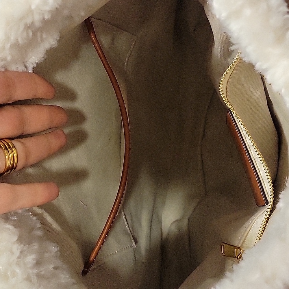 Celine Tan Leather Women's Bag - Picture 9 of 12